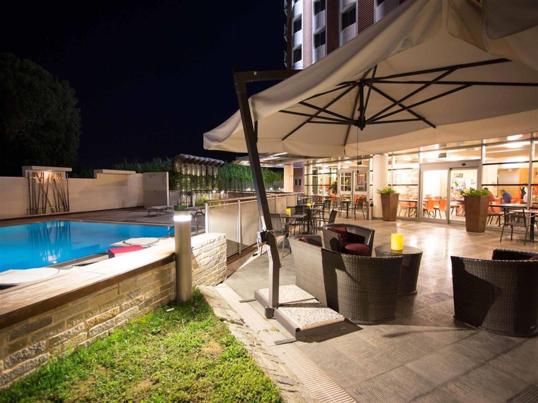 Novotel Salerno Est Arechi Eksteriør bilde