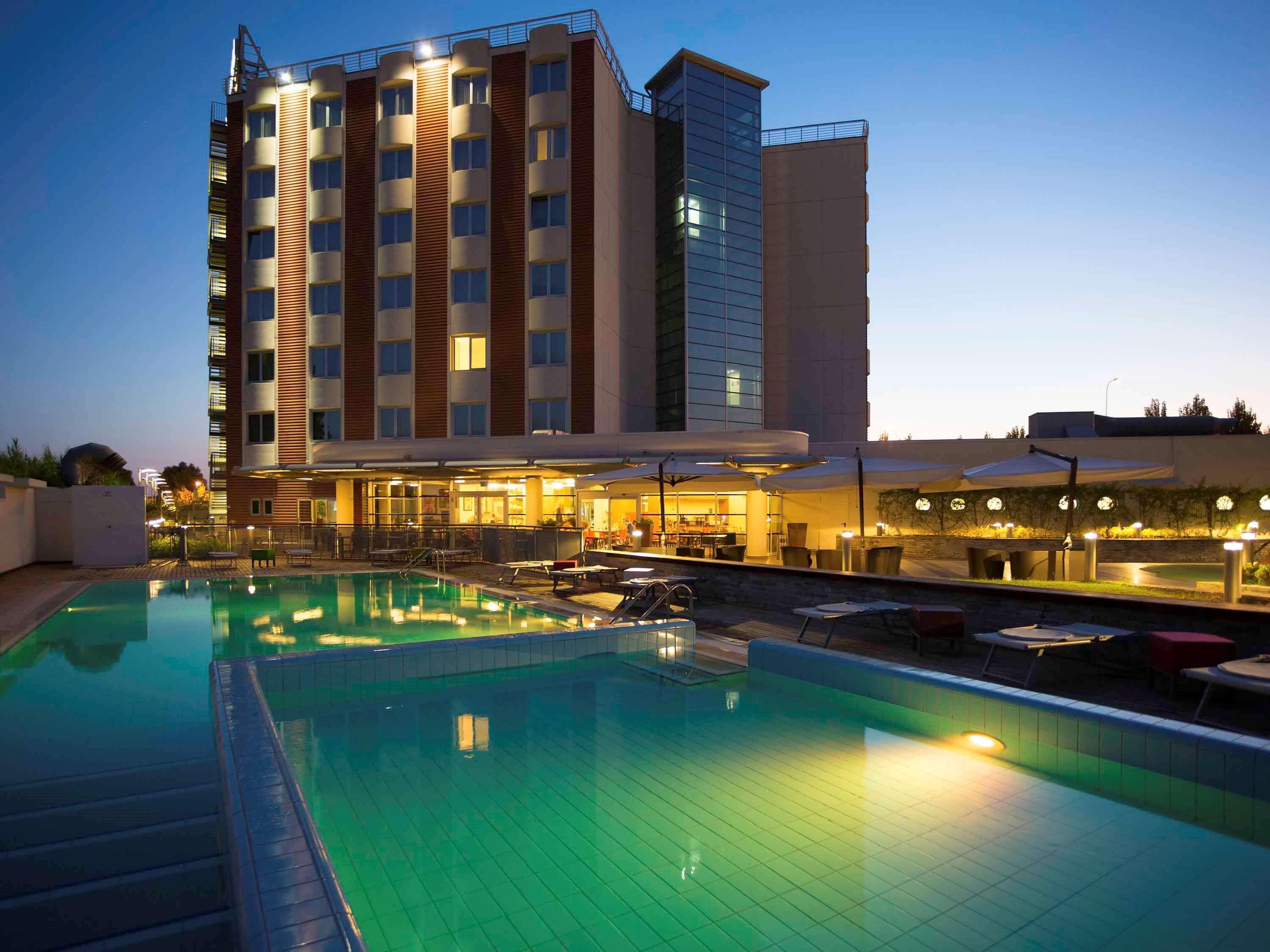 Novotel Salerno Est Arechi Eksteriør bilde