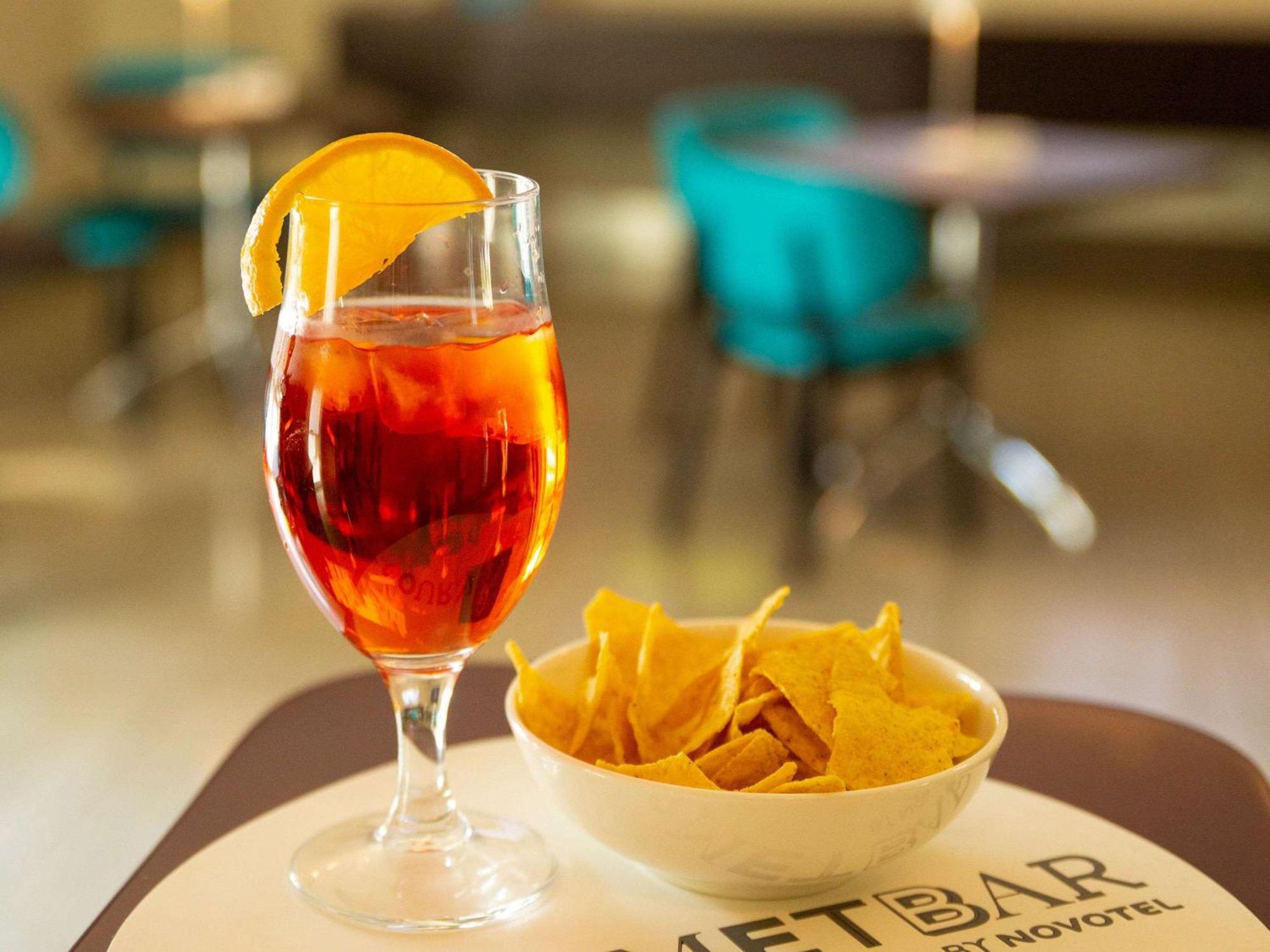 Novotel Salerno Est Arechi Eksteriør bilde