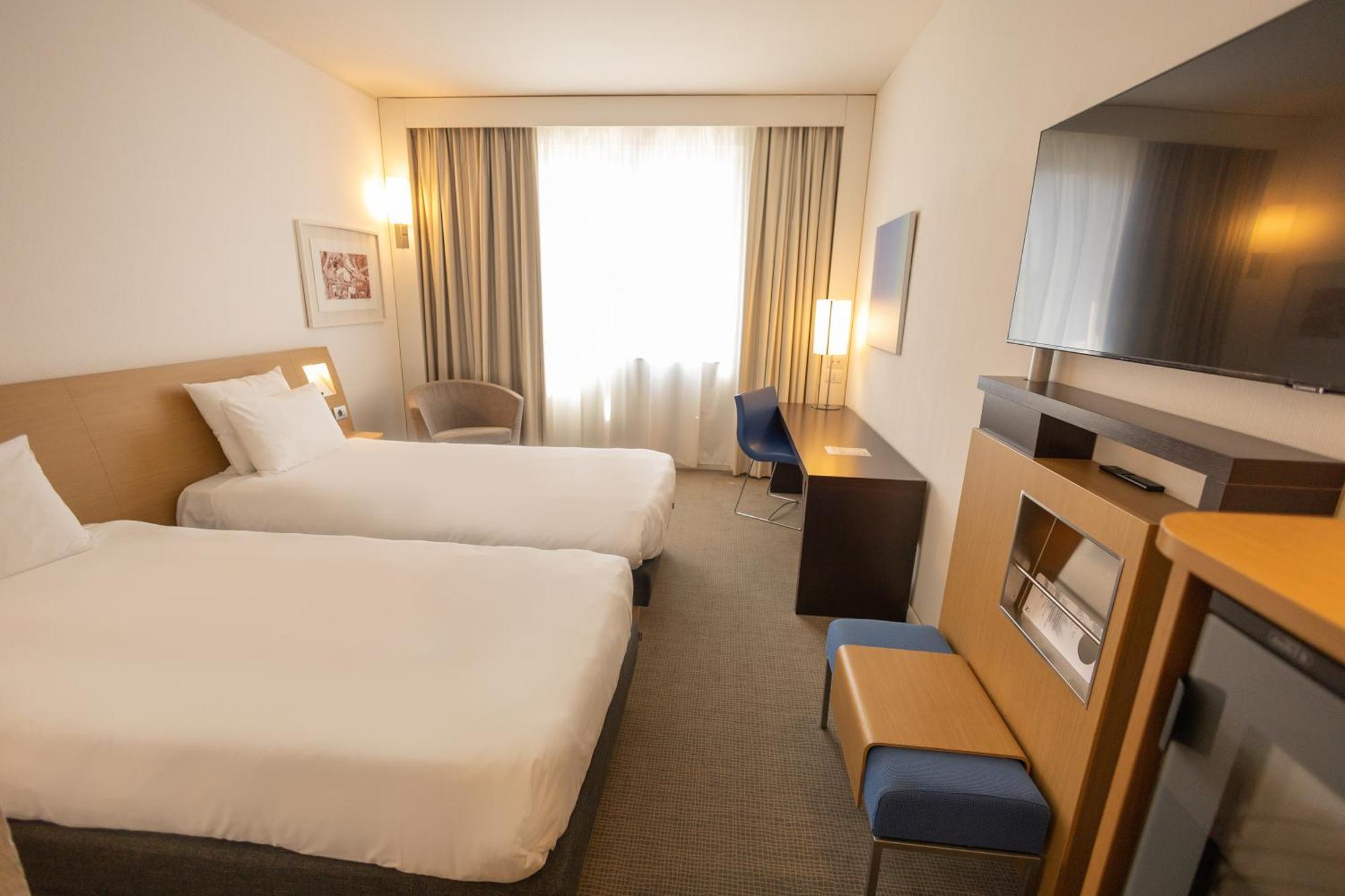 Novotel Salerno Est Arechi Eksteriør bilde