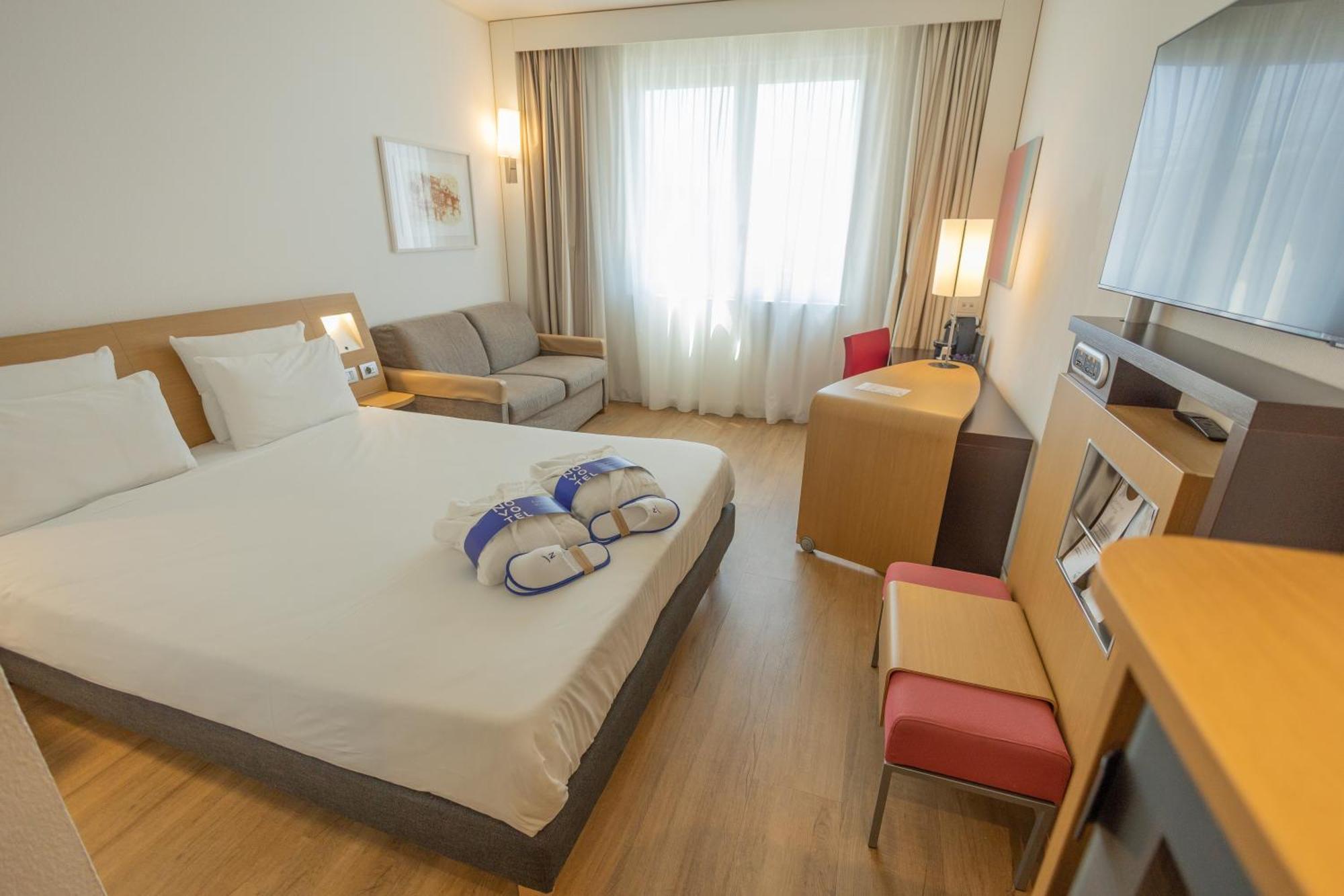 Novotel Salerno Est Arechi Eksteriør bilde