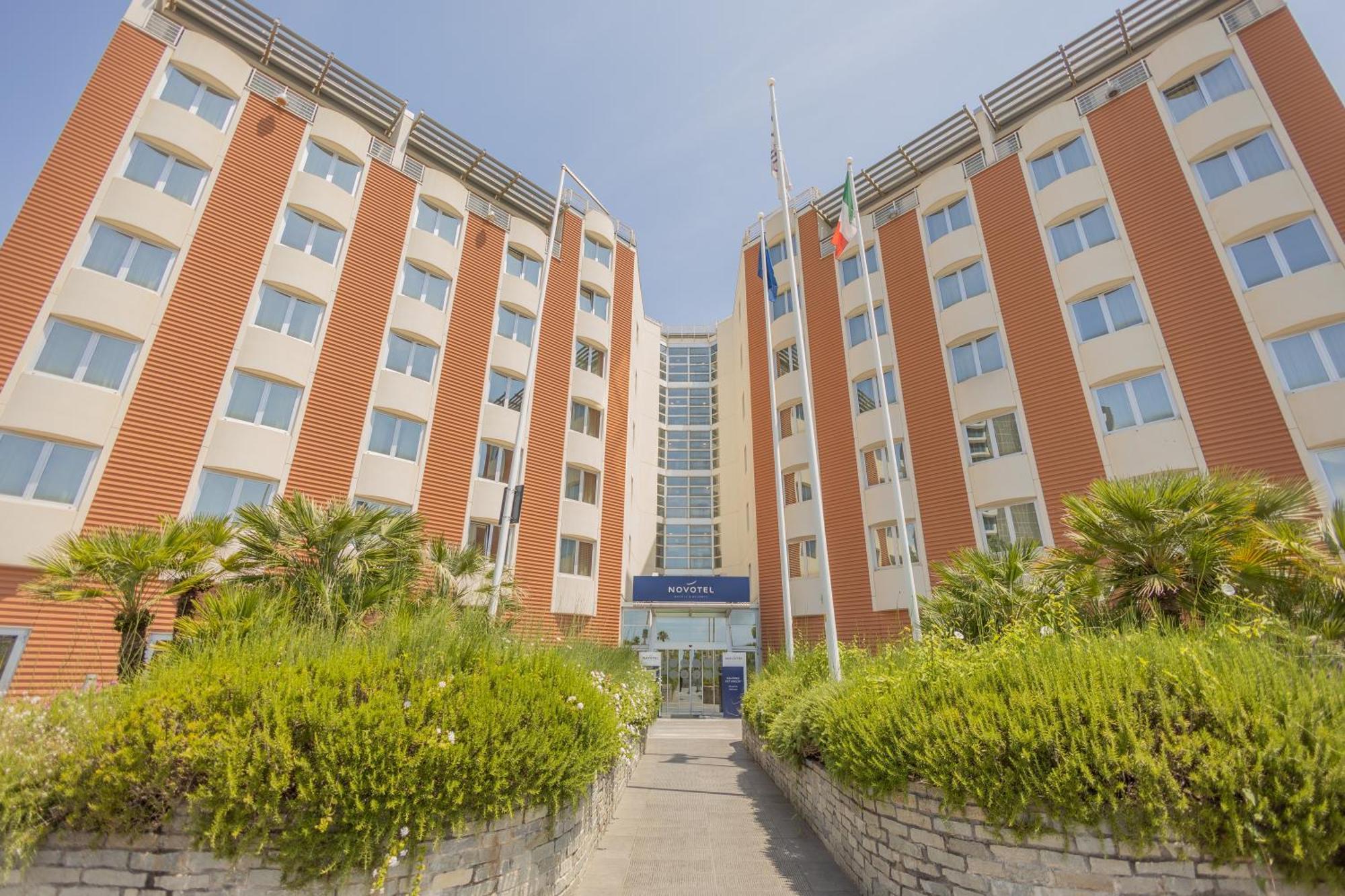 Novotel Salerno Est Arechi Eksteriør bilde