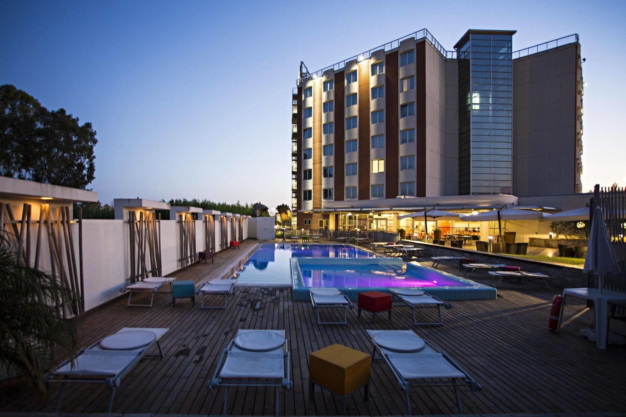 Novotel Salerno Est Arechi Eksteriør bilde