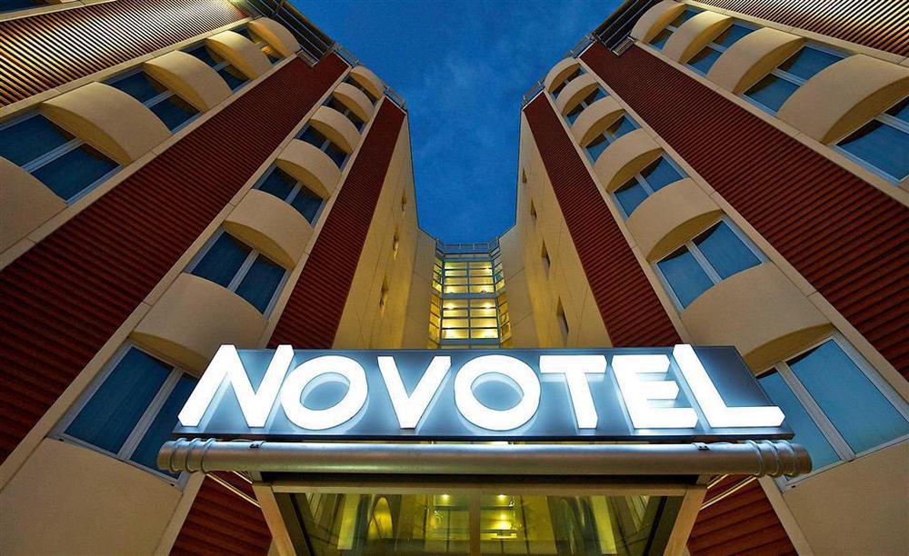 Novotel Salerno Est Arechi Eksteriør bilde
